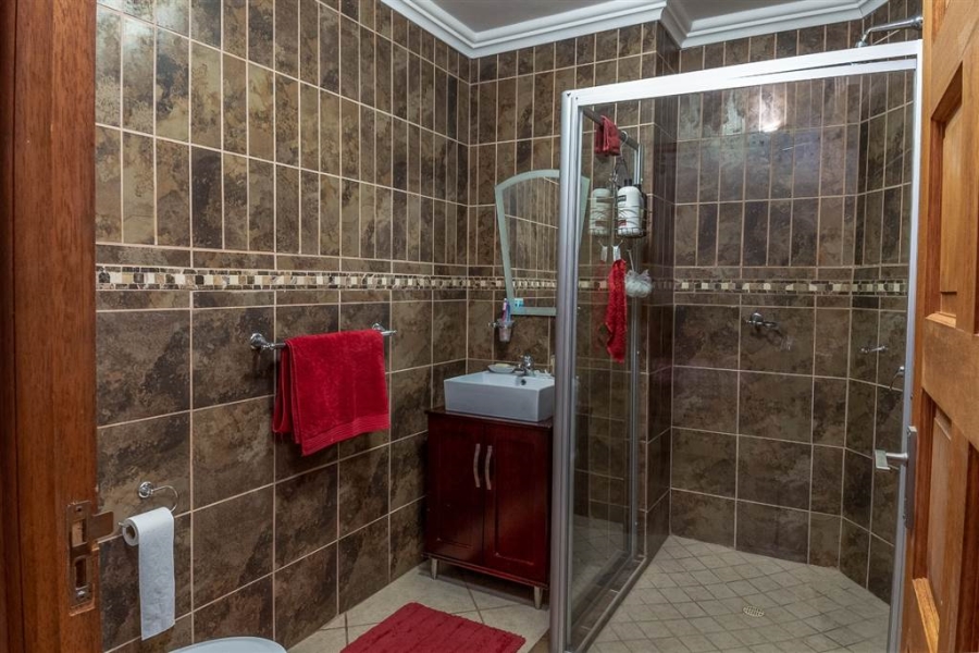 6 Bedroom Property for Sale in Tergniet Western Cape